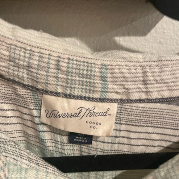 Universal Thread Casual Button Down Shirt Pale Gray & Green Top Size XXL - Picture 2 of 4